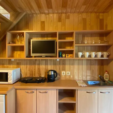 Dvieju Aukstu Namelis Su Jaukiu Kiemu -soley Apartamentai No 5 * Palanga