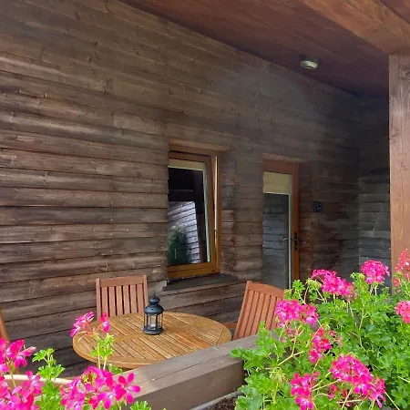 Dvieju Aukstu Namelis Su Jaukiu Kiemu -soley Apartamentai No 5 * Palanga