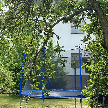 Dvieju Aukstu Namelis Su Jaukiu Kiemu -soley Apartamentai No 5 Palanga